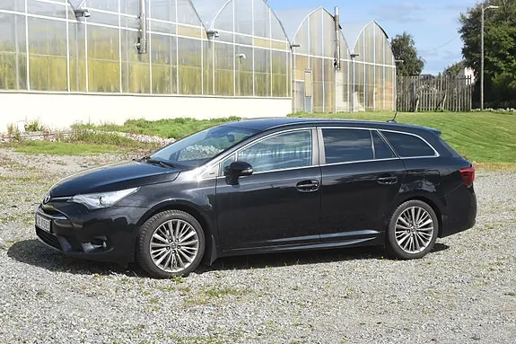 Toyota Avensis 2016 photo 2