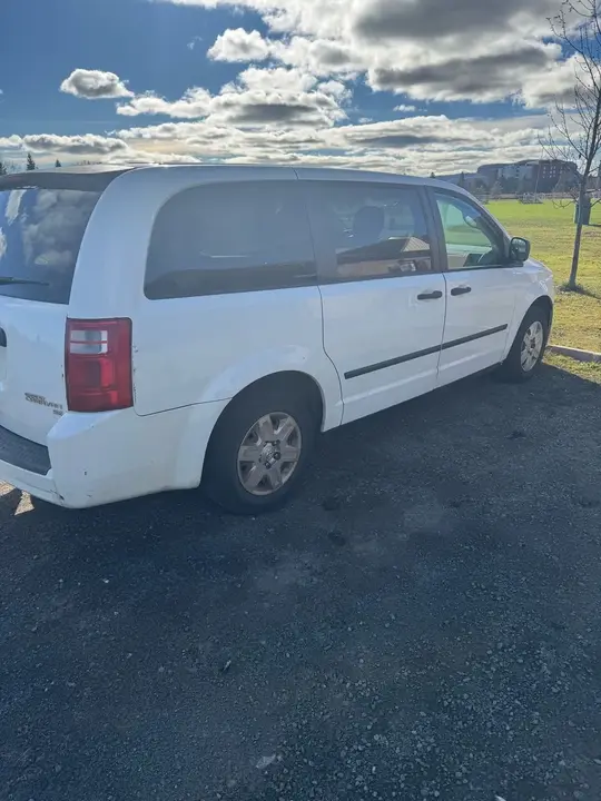 Dodge Caravan 2009 photo 2