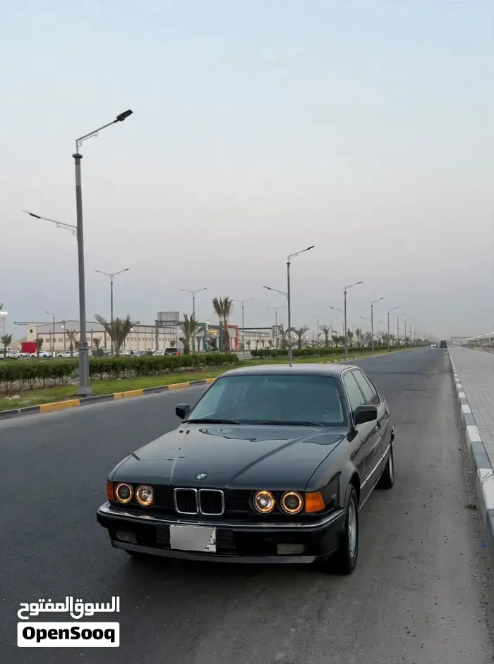 BMW 7 Series 1990 photo 2