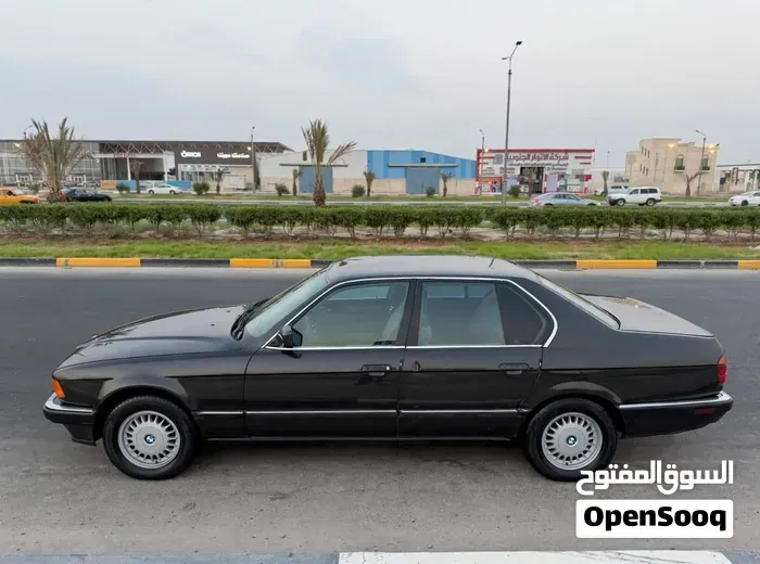 BMW 7 Series 1990 photo 4