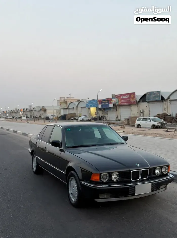 BMW 7 Series 1990 photo 3