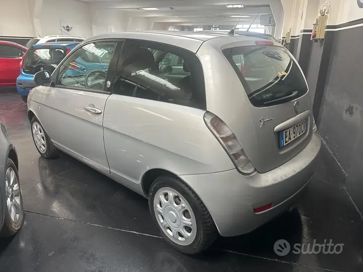 Lancia Ypsilon 2010 photo 2