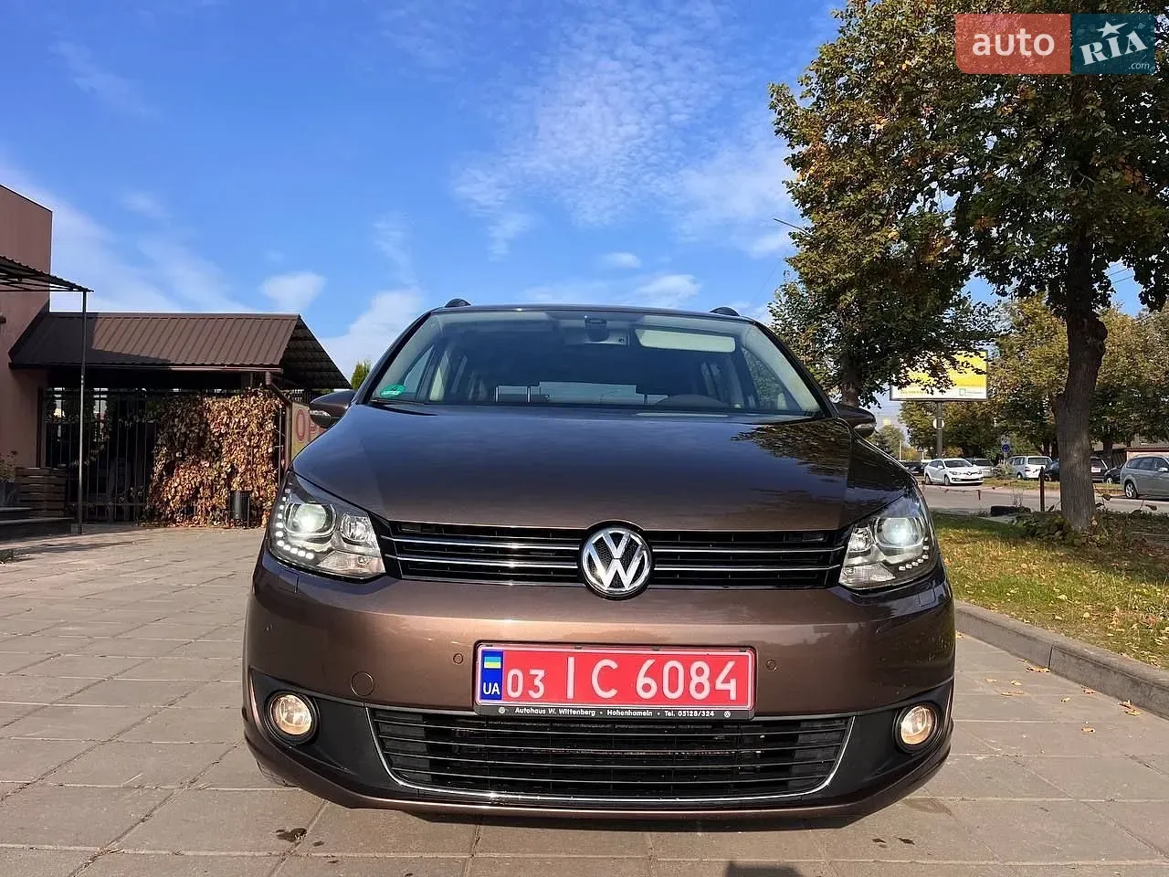 Volkswagen Touran 2011 photo 3