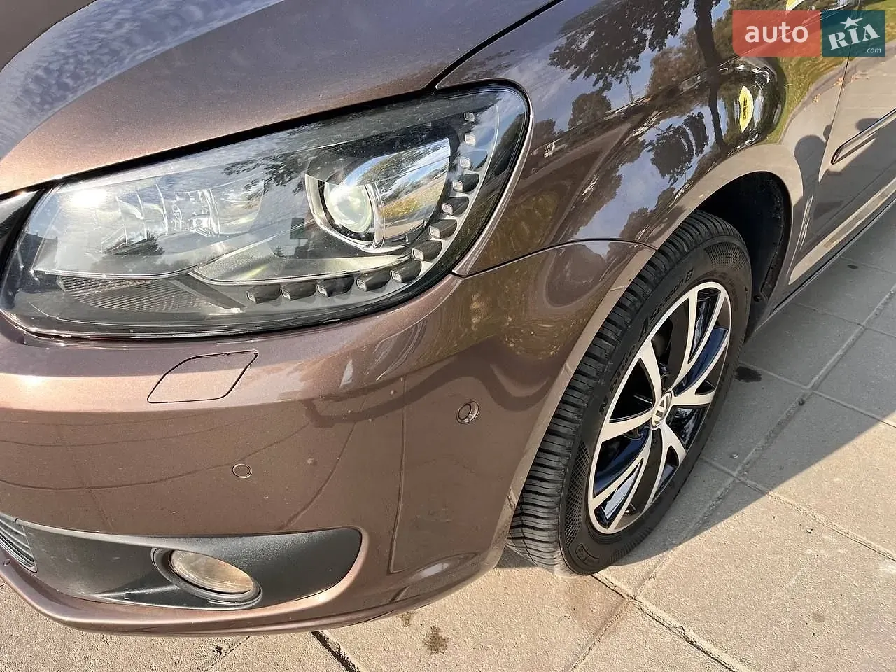 Volkswagen Touran 2011 photo 4