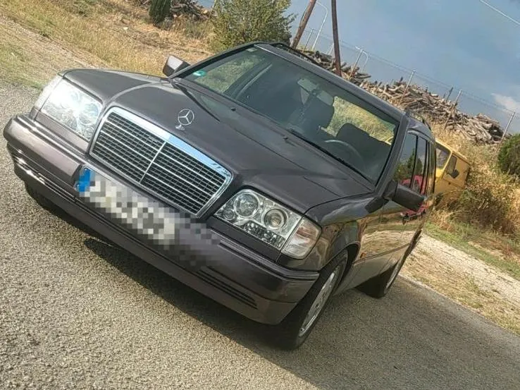 Mercedes-Benz E 300