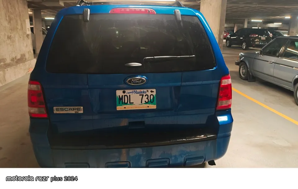 Ford Escape 2012 photo 2