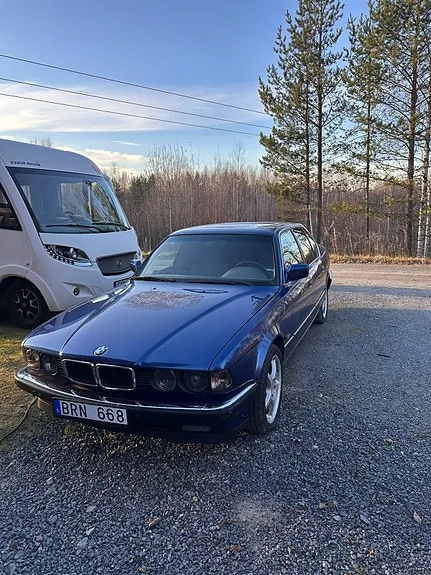 BMW 730I