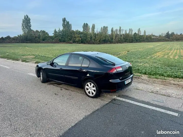 Renault Laguna 2009 photo 2