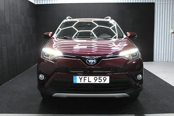 Toyota Rav4 2017 photo 2