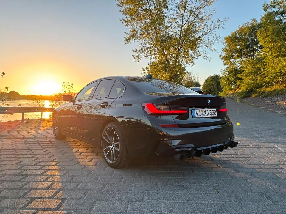 BMW 330I