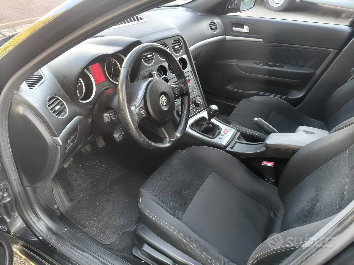 Alfa Romeo 159 2011 photo 3