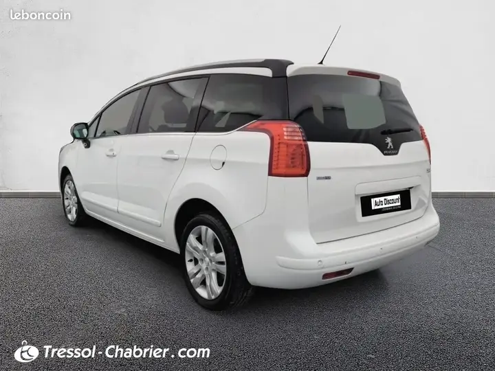 Peugeot 5008 2015 photo 3