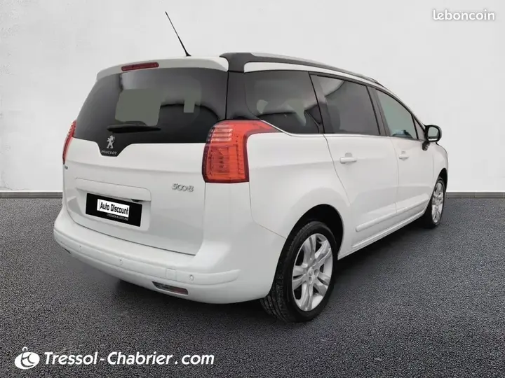 Peugeot 5008 2015 photo 5