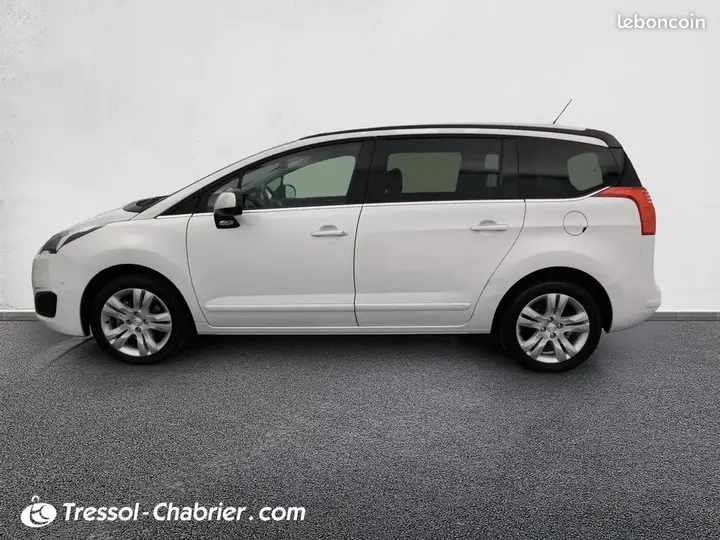 Peugeot 5008 2015 photo 2
