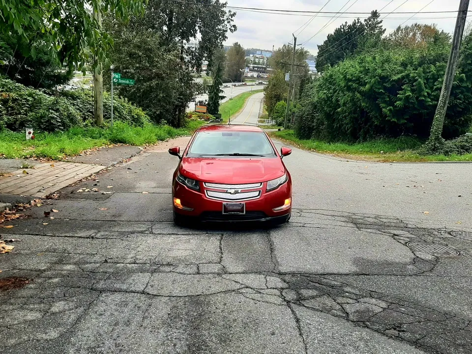 Chevrolet Volt 2013 photo 2