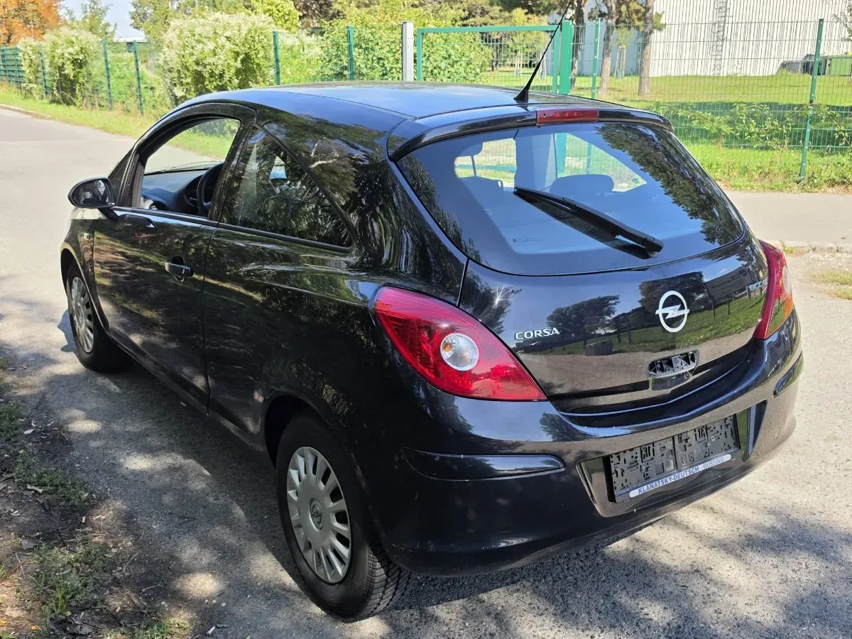 Opel Corsa 2011 photo 3