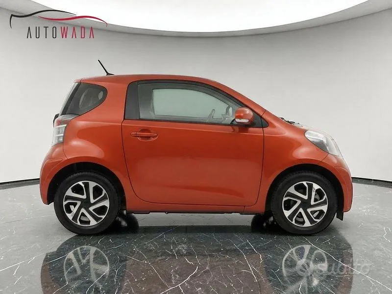 Toyota Iq 2012 photo 2