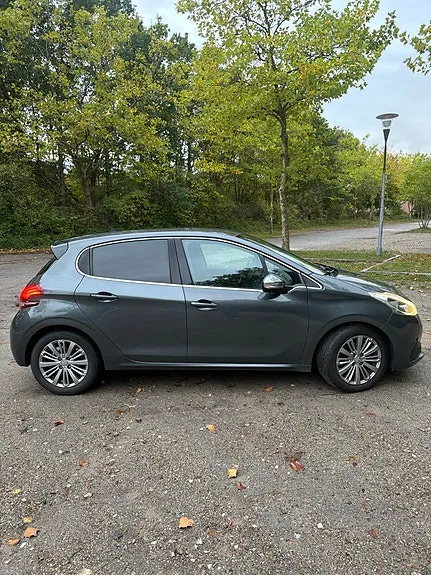 Peugeot 208 2016 photo 4