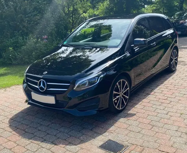 Mercedes-Benz B 220