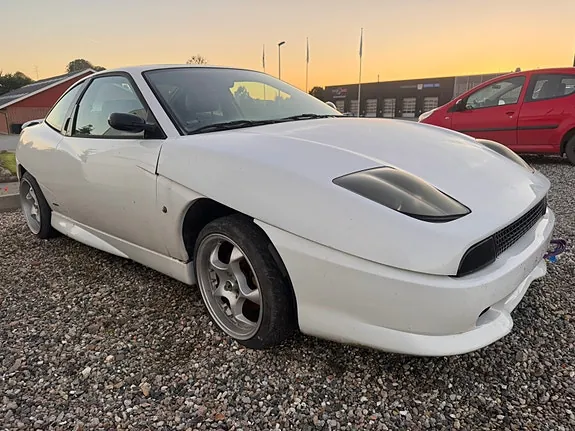 Fiat Coupe 1995 photo 2