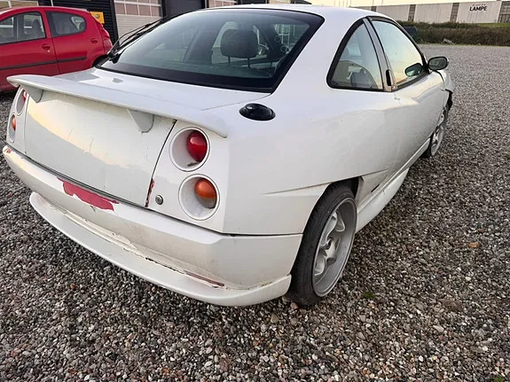 Fiat Coupe 1995 photo 3