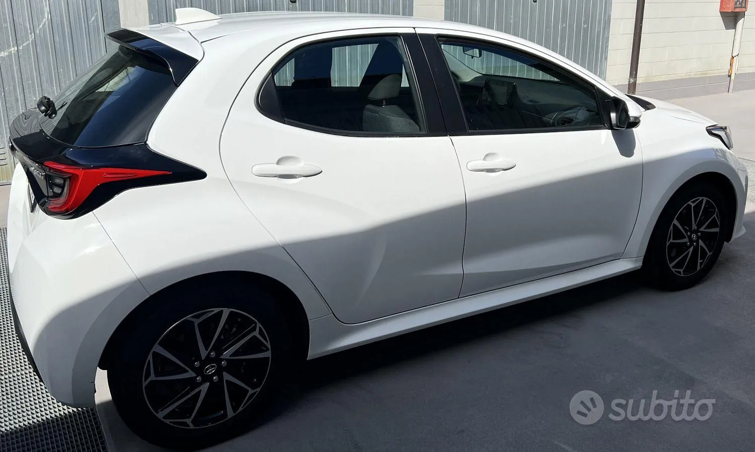 Toyota Yaris 2023 photo 4