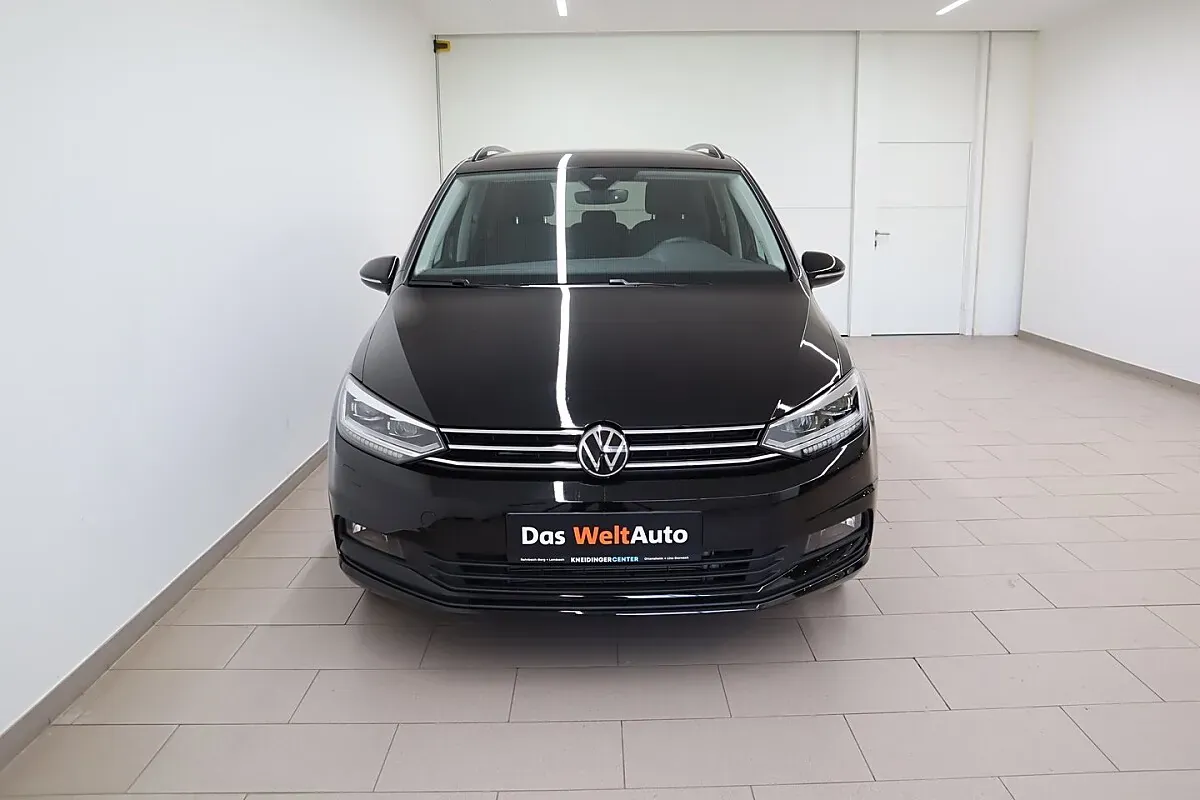 Volkswagen Touran 2026 photo 2