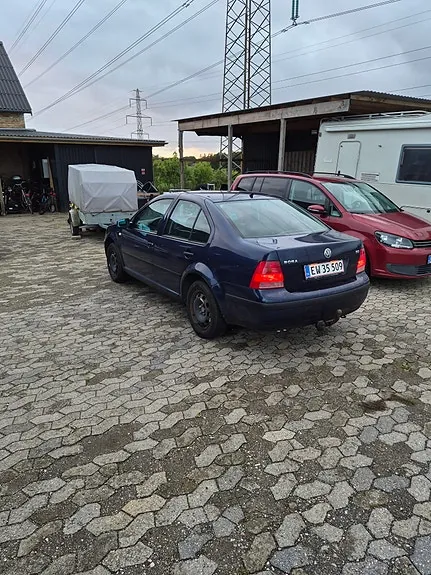 Volkswagen Bora 1999 photo 4