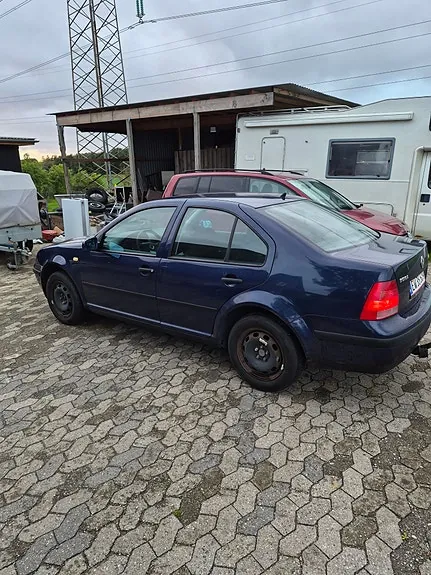 Volkswagen Bora 1999 photo 3