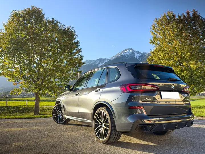 BMW X5 2021 photo 2
