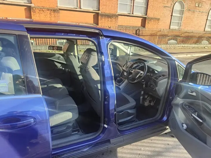Ford Grand C-Max 2015 photo 2