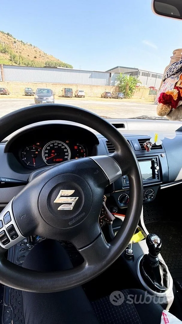 Suzuki Swift 2008 photo 2
