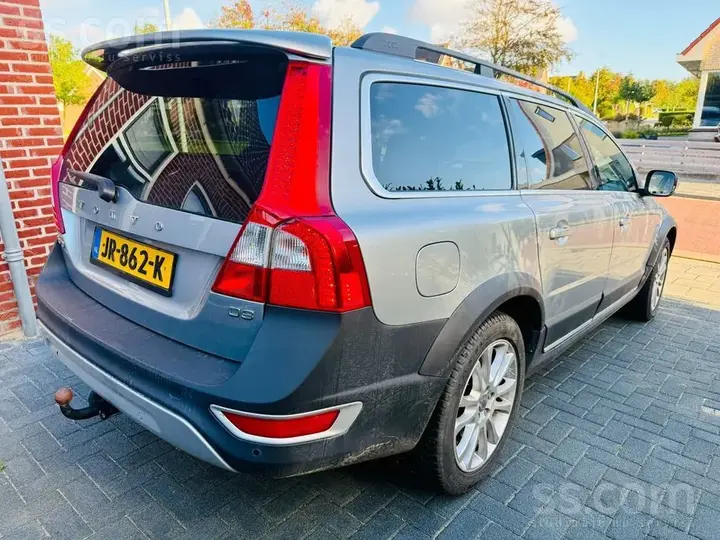 Volvo Xc70 2011 photo 2