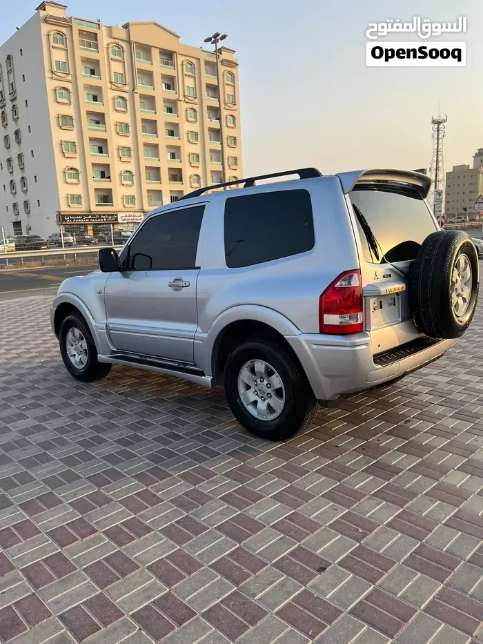 Mitsubishi Pajero 2005 photo 2
