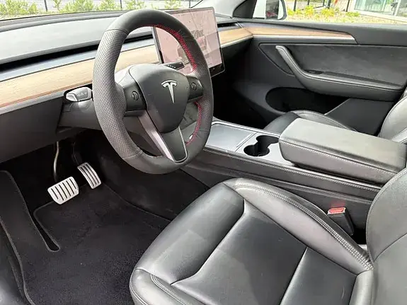 Tesla Model Y 2023 photo 5