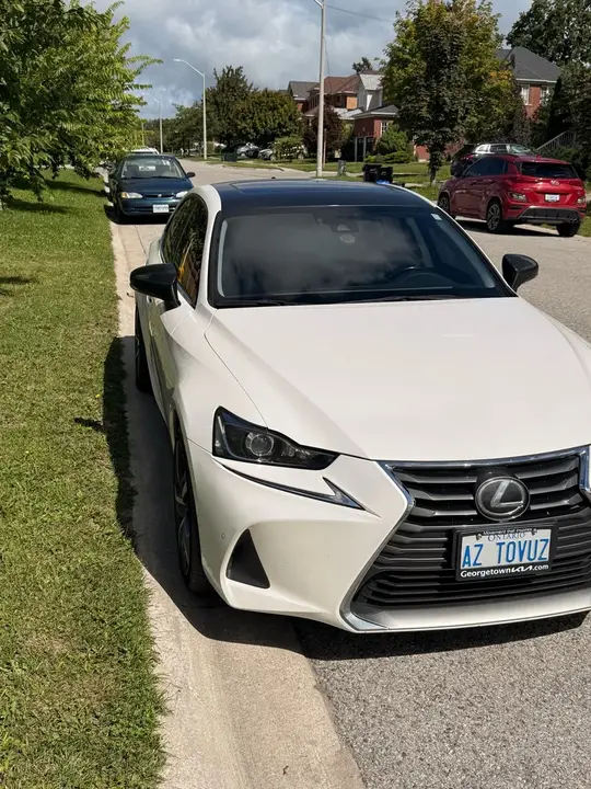 Lexus Is 350 2017 photo 2