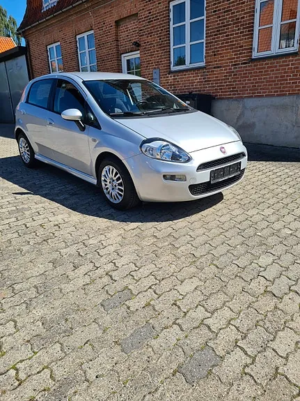Fiat Punto 2015 photo 2