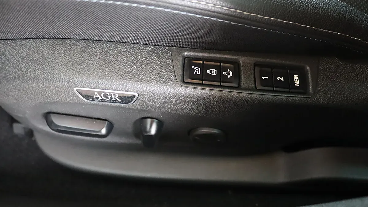 Opel Astra 2020 photo 2