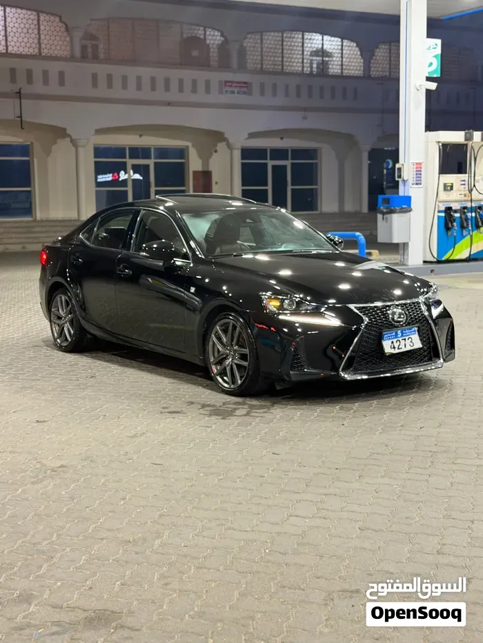 Lexus Is 2018 photo 4