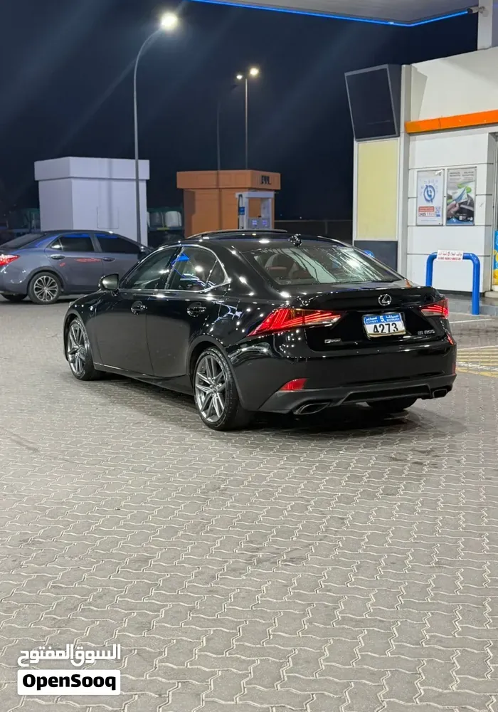 Lexus Is 2018 photo 2