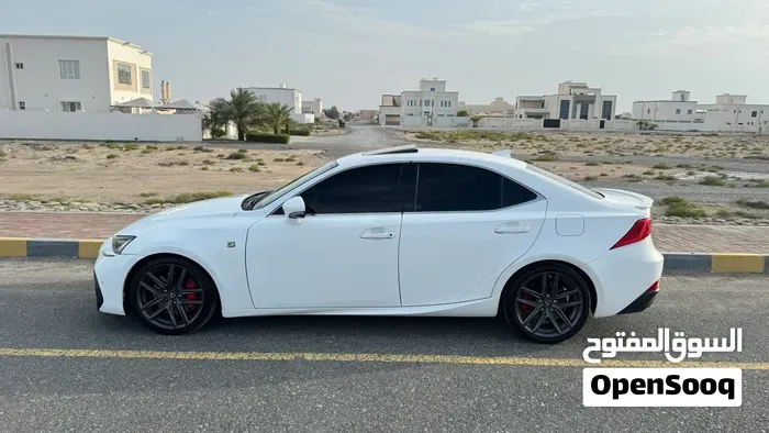 Lexus Is 2018 photo 5