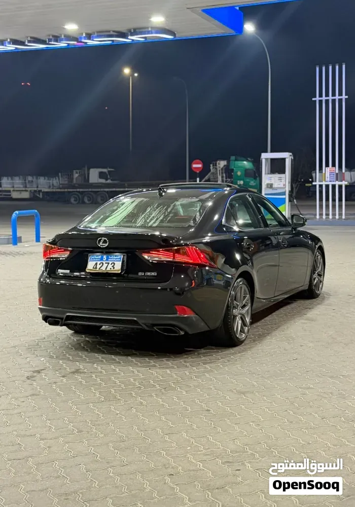 Lexus Is 2018 photo 3