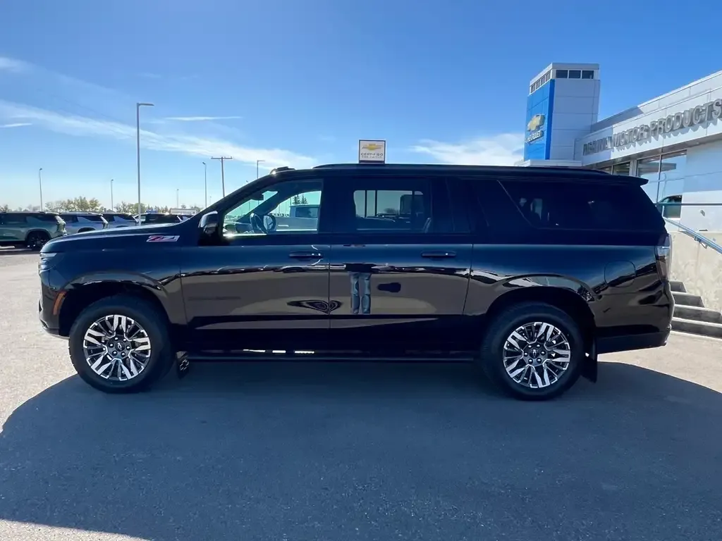 Chevrolet Suburban 2025 photo 2