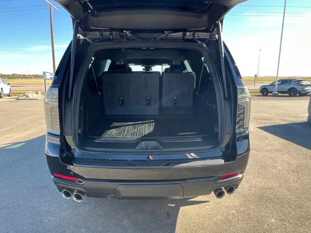 Chevrolet Suburban 2025 photo 5