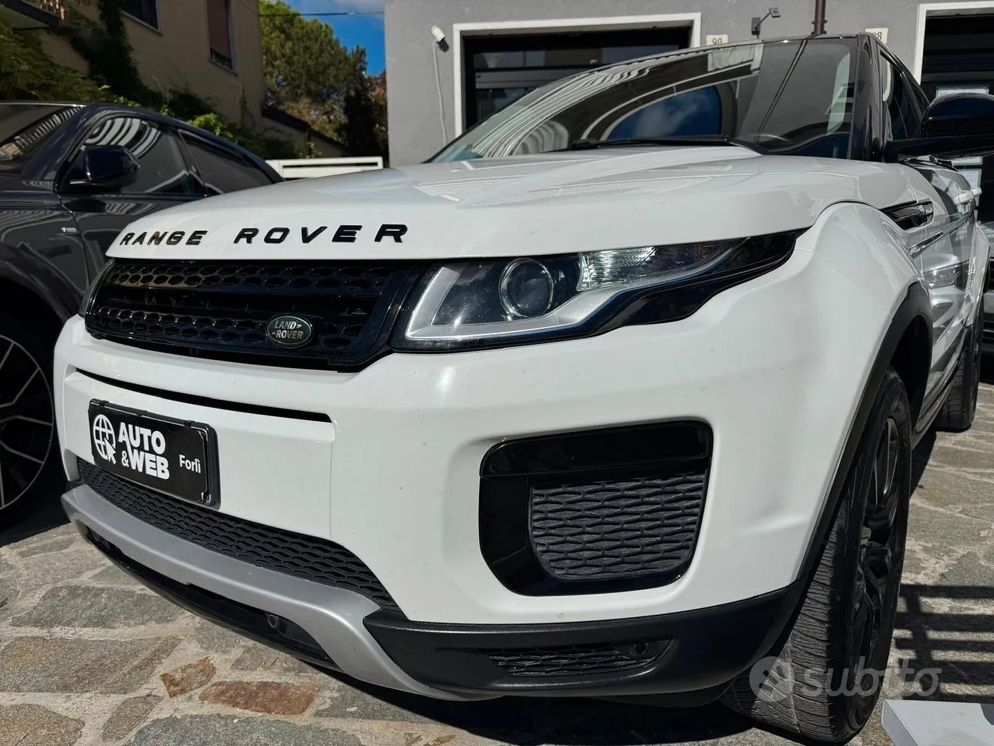 Land Rover Range Rover Evoque 2018 photo 2