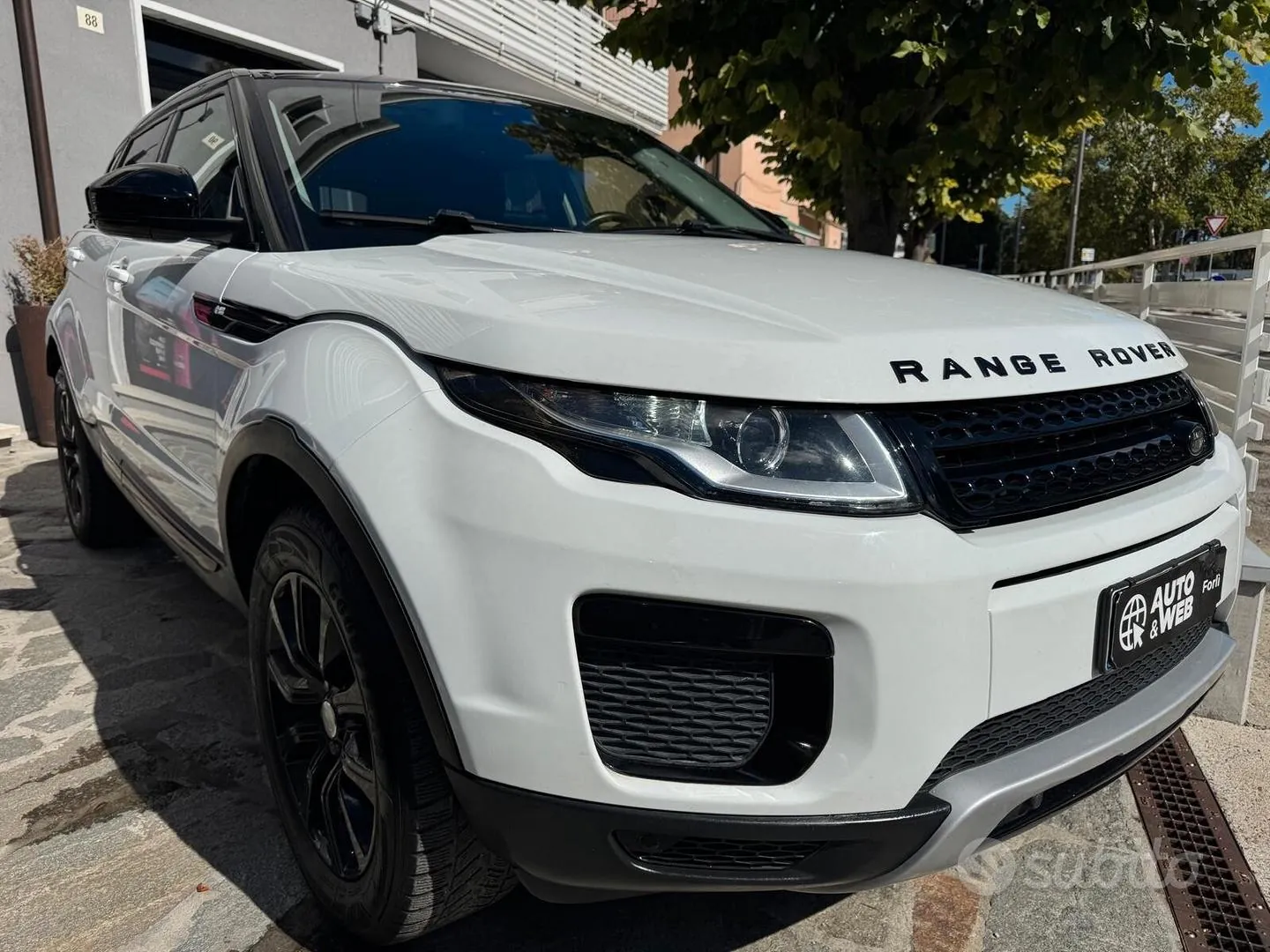 Land Rover Range Rover Evoque 2018 photo 3