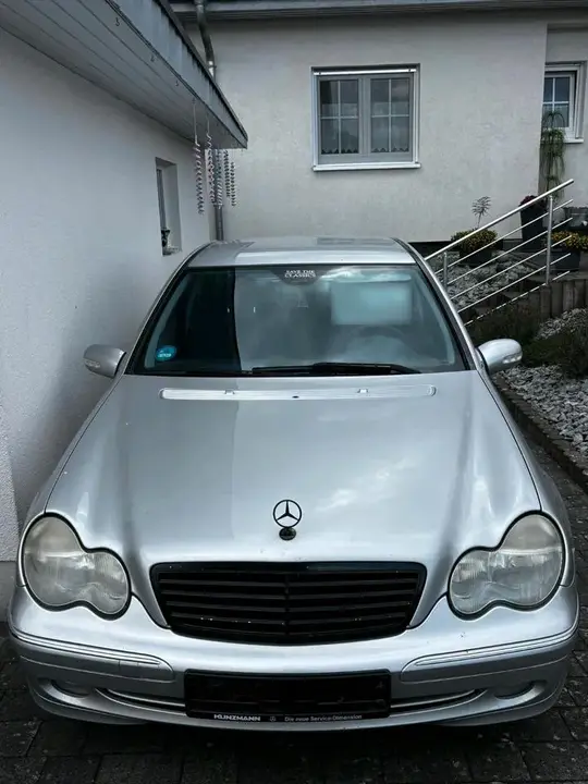 Mercedes-Benz C200
