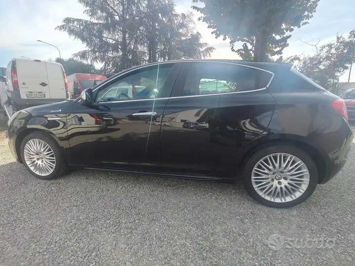 Alfa Romeo Giulietta 2013 photo 4