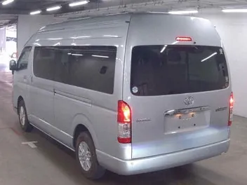 Toyota Hiace 2020 photo 3