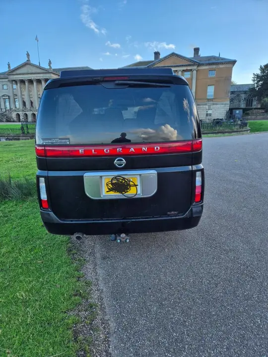 Nissan Elgrand 2002 photo 3